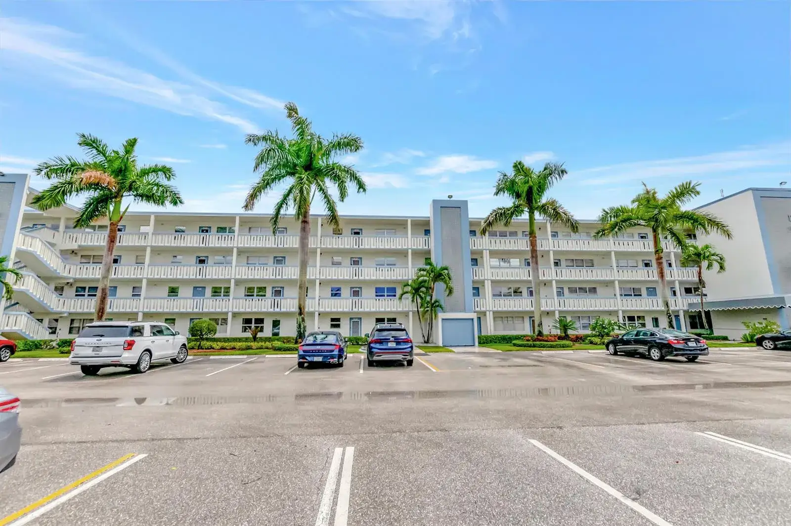 1 bedroom 1 bath Residential for sale at 1072 Yarmouth D, Boca Raton FL 33434