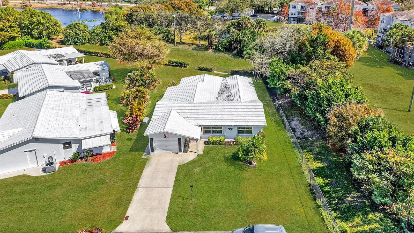2 bedroom 2 bath Residential for sale at 700 Canal Way, Boynton Beach FL 33426