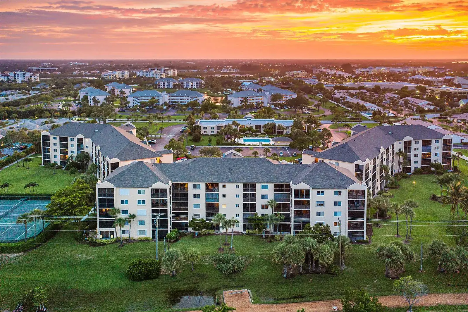 2 bedroom 2 bath Residential Lease for rent at 275 Palm Avenue # A201, Jupiter FL 33477