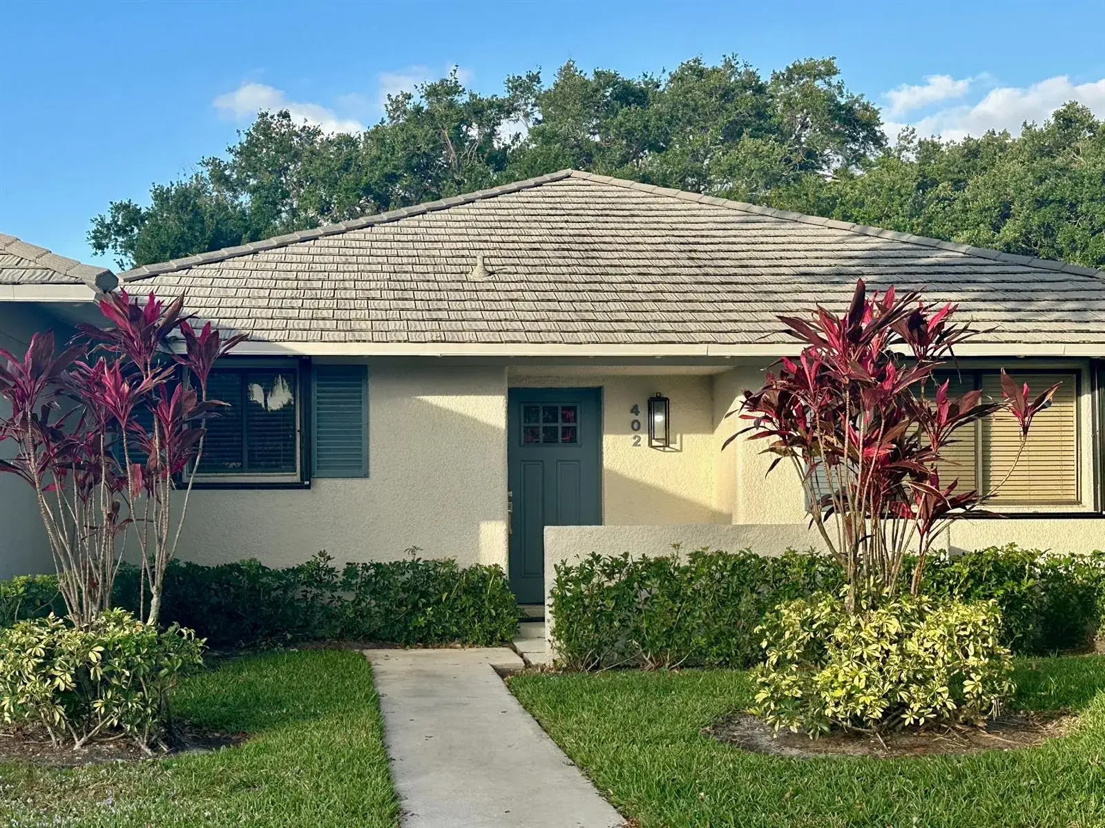 2 bedroom 2 bath Residential Lease for rent at 402 Club Drive, Palm Beach Gardens FL 33418