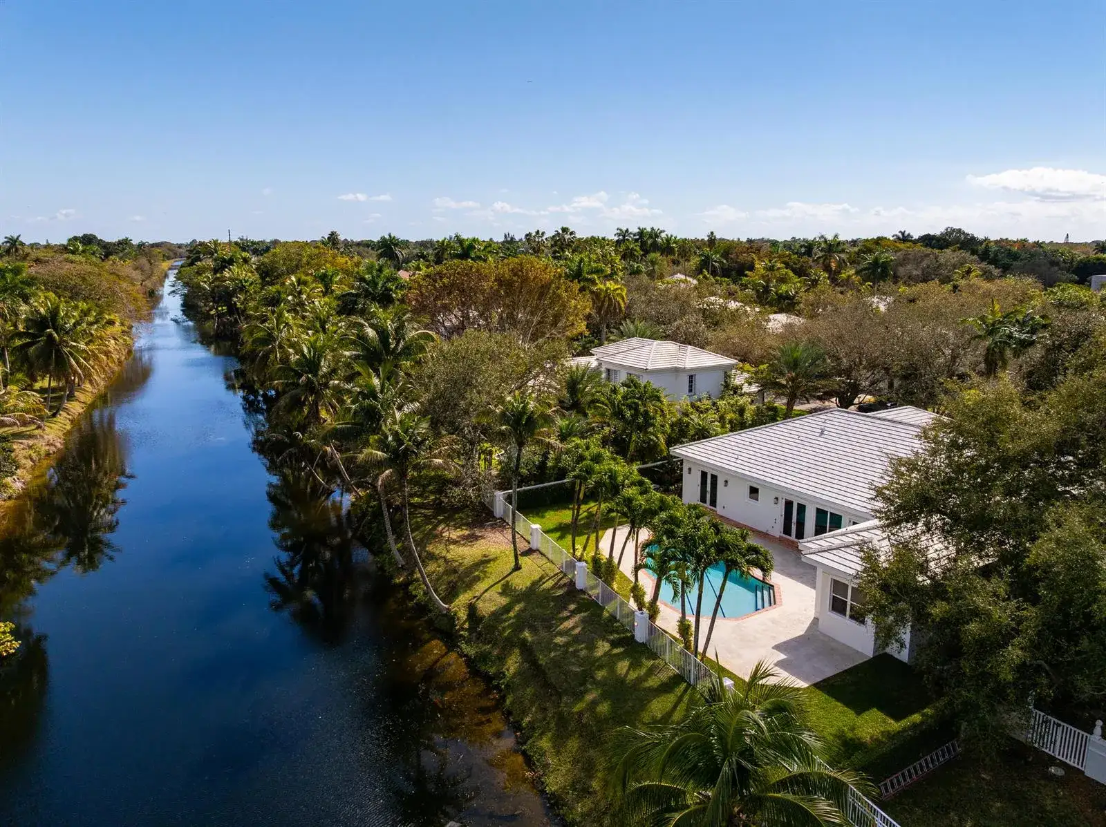 4 bedroom 3 bath Residential for sale at 6371 SW 87th Terrace, Pinecrest FL 33156
