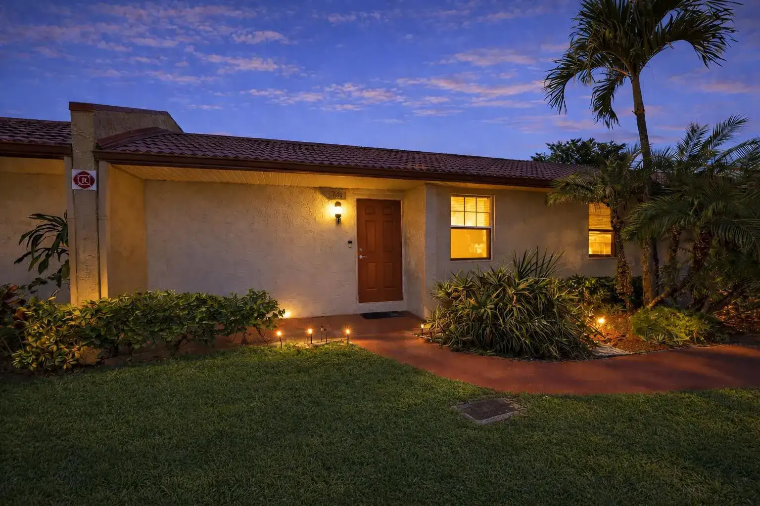 1 bedroom 1 bath Residential for sale at 105 Lake Irene Drive, West Palm Beach FL 33411