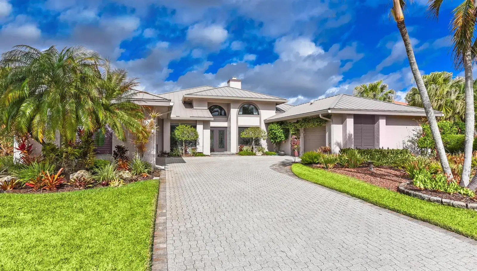 4 bedroom 4 bath Residential for sale at 4194 SW Gleneagle Circle, Palm City FL 34990