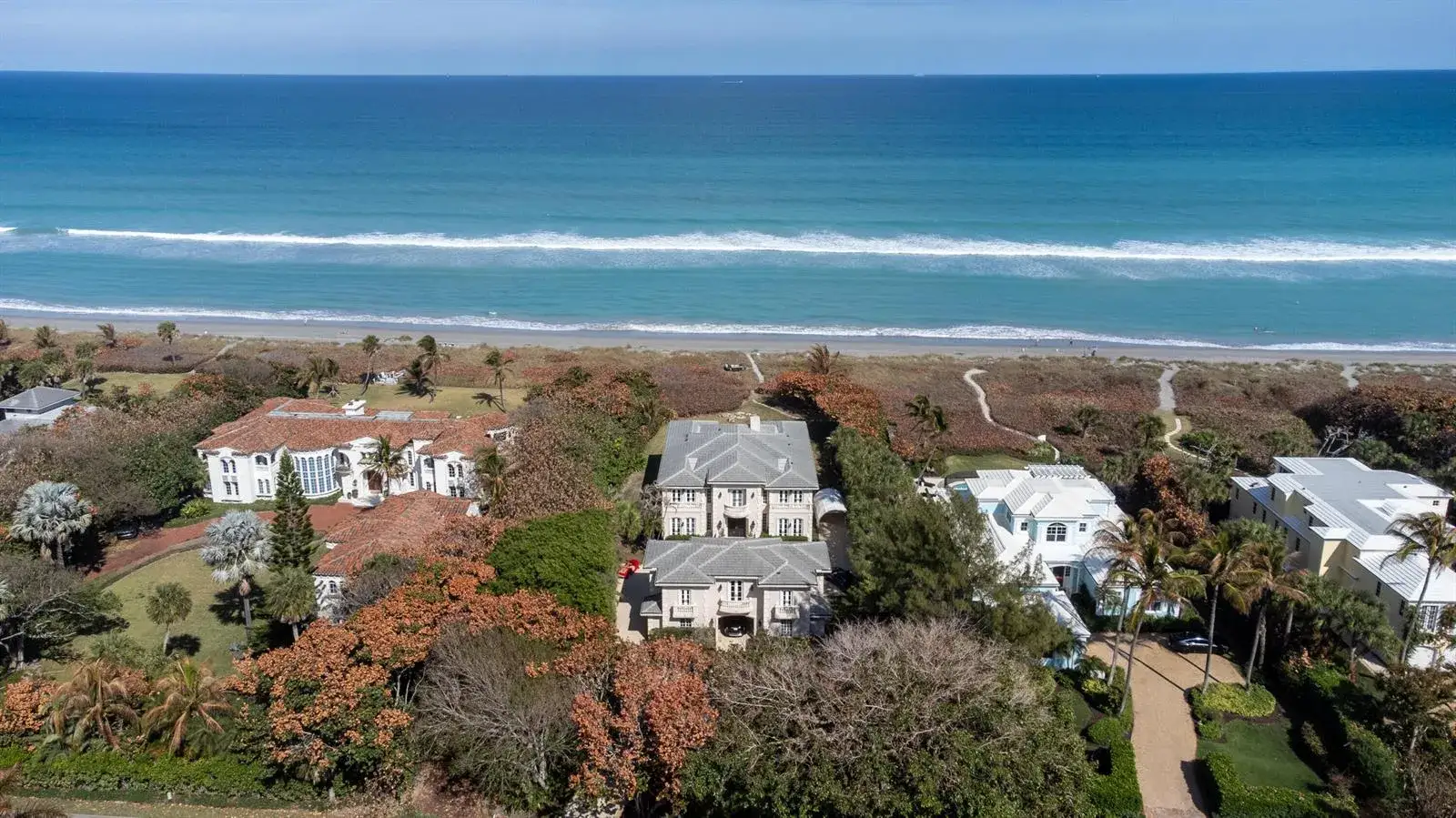 7 bedroom 7 bath Residential for sale at 19 N Beach Road, Jupiter Island FL 33455