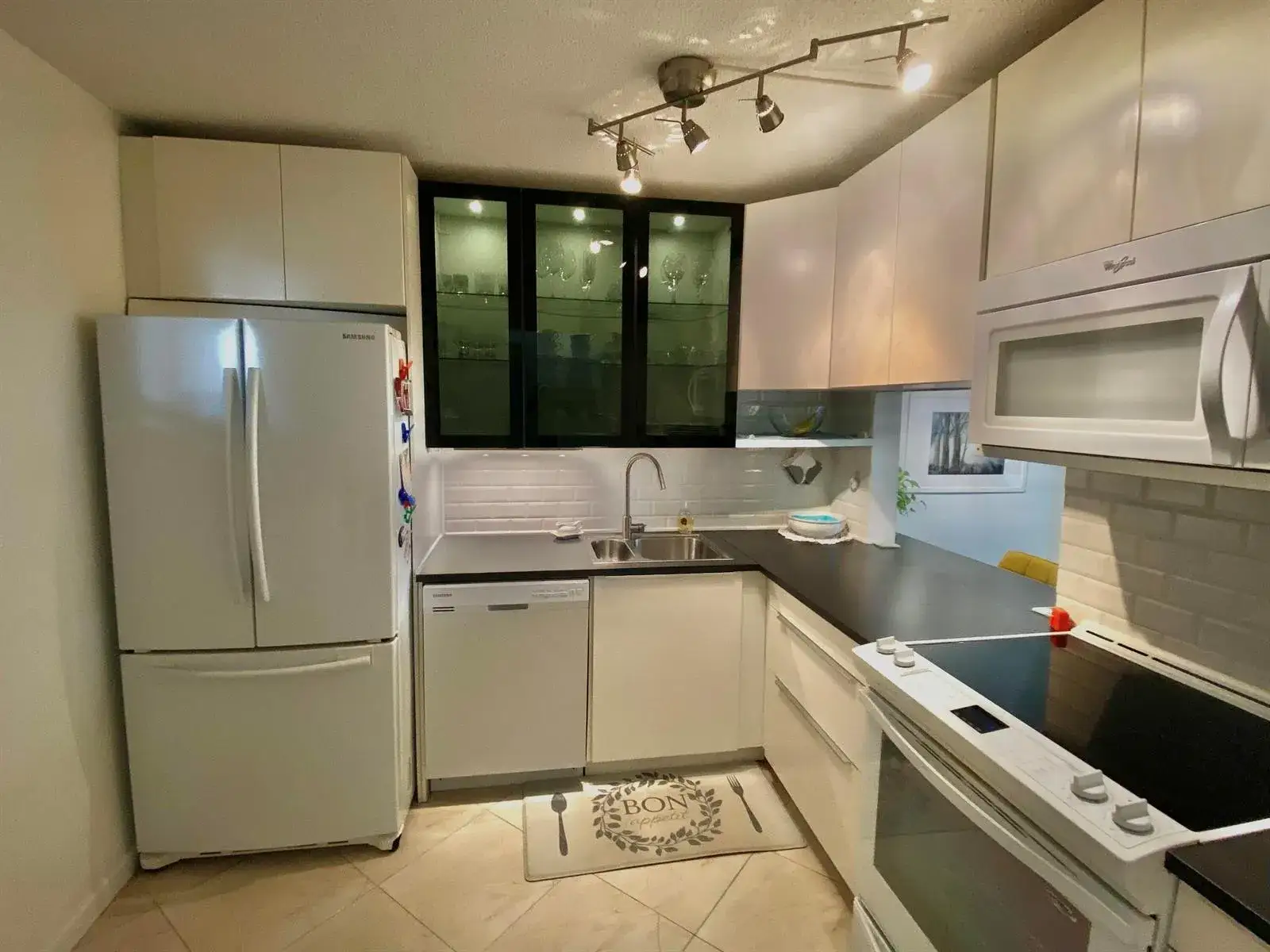 1 bedroom 1 bath Residential for sale at 2616 N Garden Drive # 204, Lake Worth FL 33461