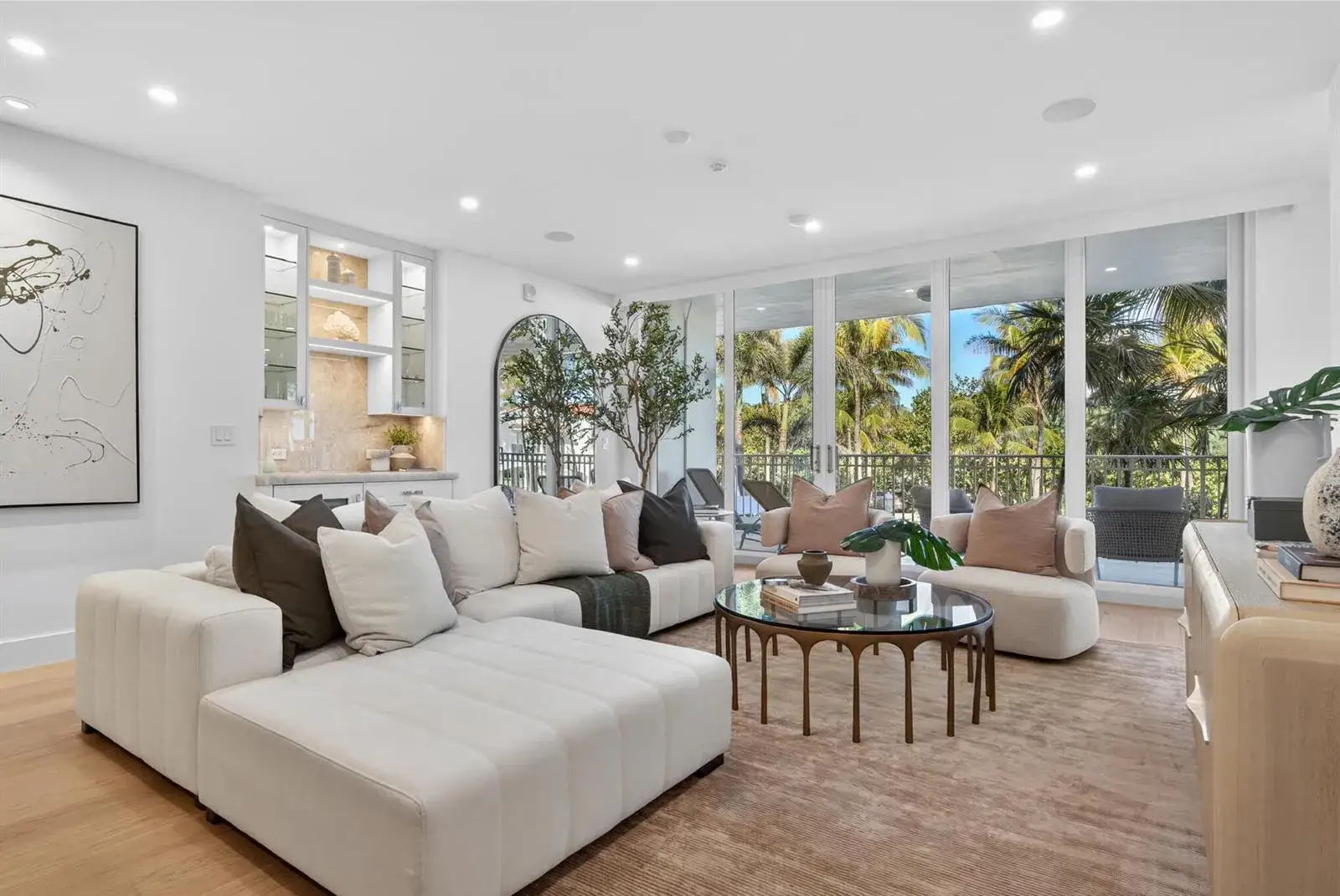 2 bedroom 2 bath Residential for sale at 100 Royal Palm Way # D2, Palm Beach FL 33480