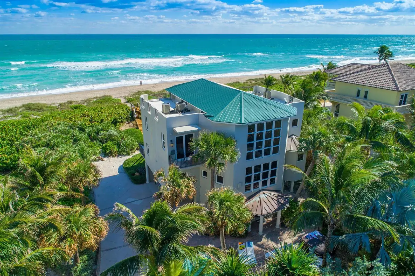 9 bedroom 4 bath Residential for sale at 4643 NE Ocean Boulevard, Jensen Beach FL 34957