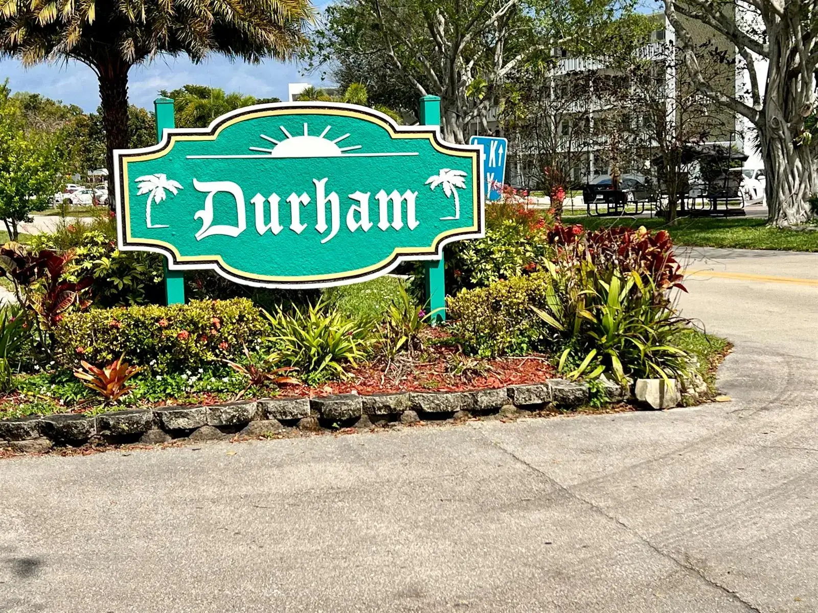 1 bedroom 1 bath Residential for sale at 635 Durham W, Deerfield Beach FL 33442