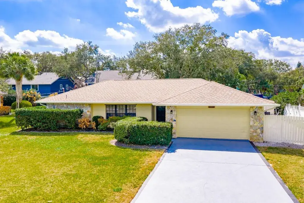 6655 110th Street, Sebastian FL 32958