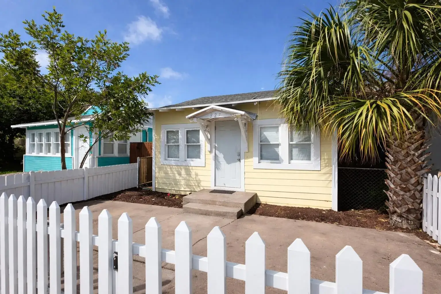 3 bedroom 2 bath Residential Lease for rent at 327 S L Street, FL 33460