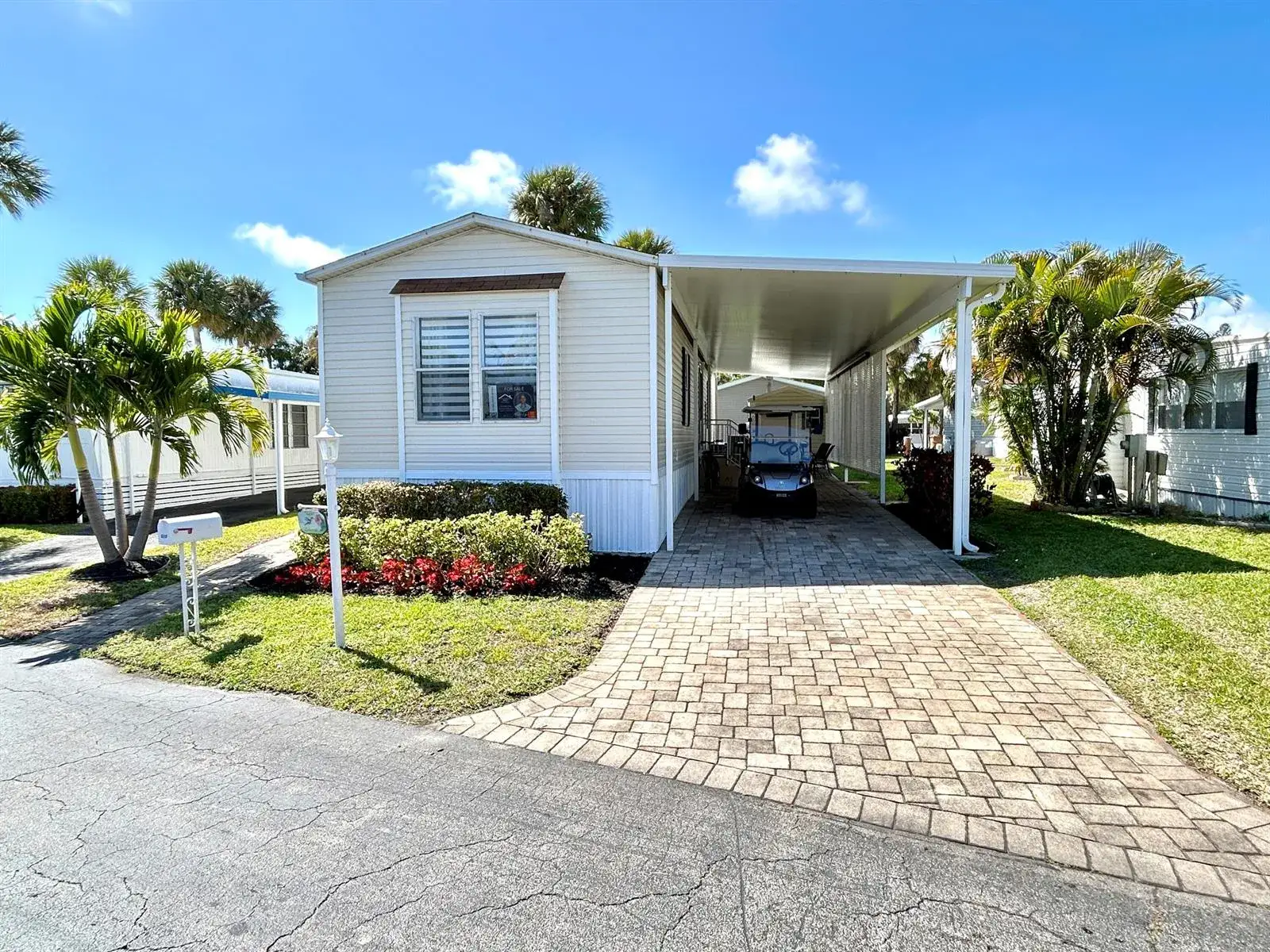 2 bedroom 2 bath Residential for sale at 613 Jasmine Lane, Deerfield Beach FL 33442