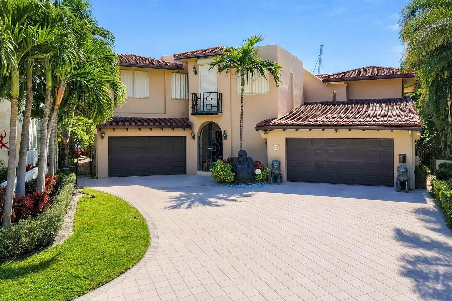 7 bedroom 8 bath Residential for sale at 2850 NE 44th Street, Lighthouse Point FL 33064
