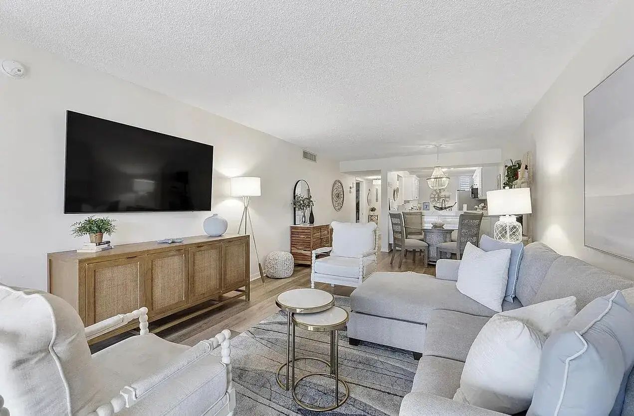 2 bedroom 2 bath Residential for sale at 5722 Coral Lake Drive # 210, Margate FL 33063