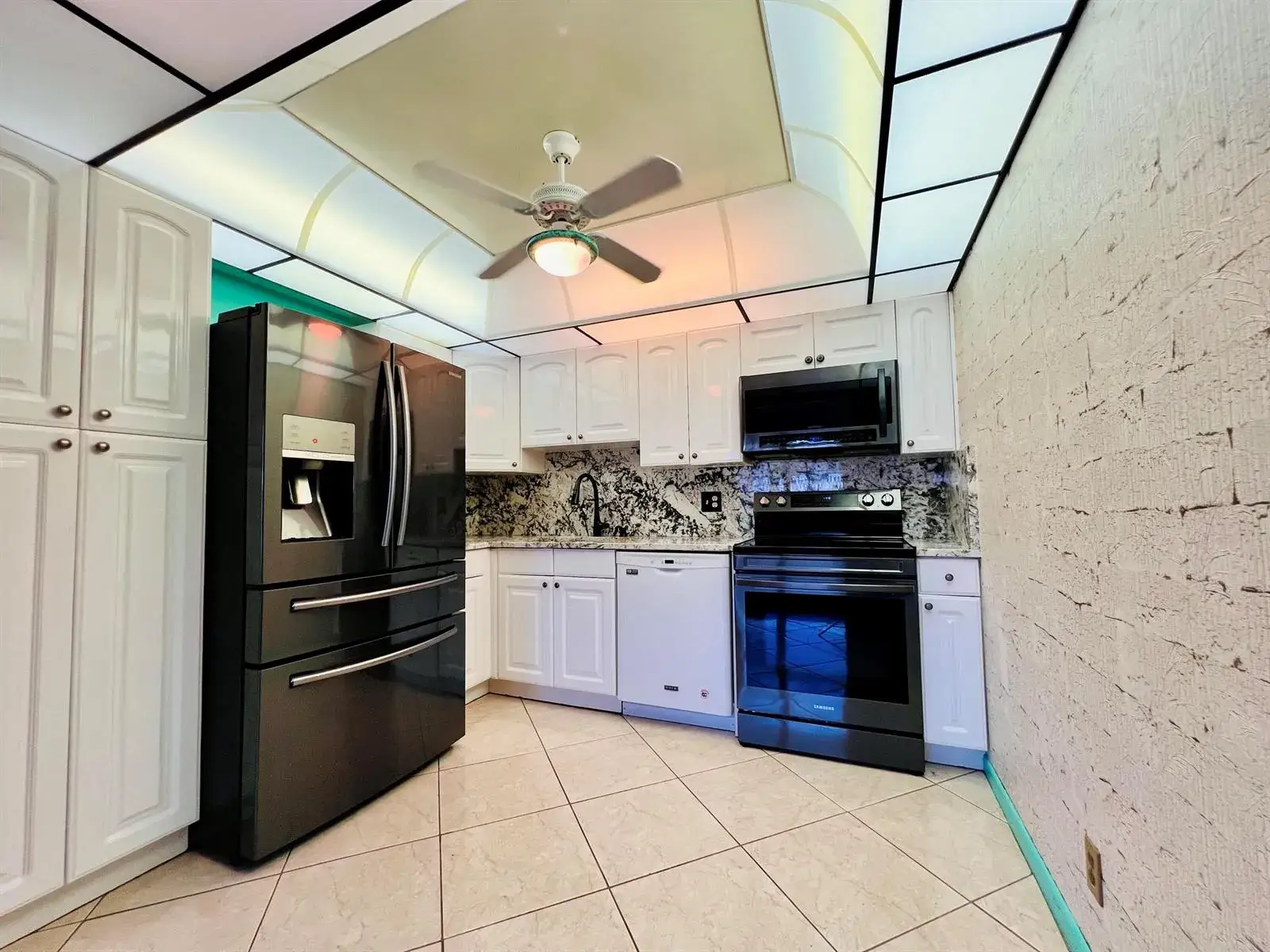 2 bedroom 2 bath Residential for sale at 110 Wellington B, West Palm Beach FL 33417