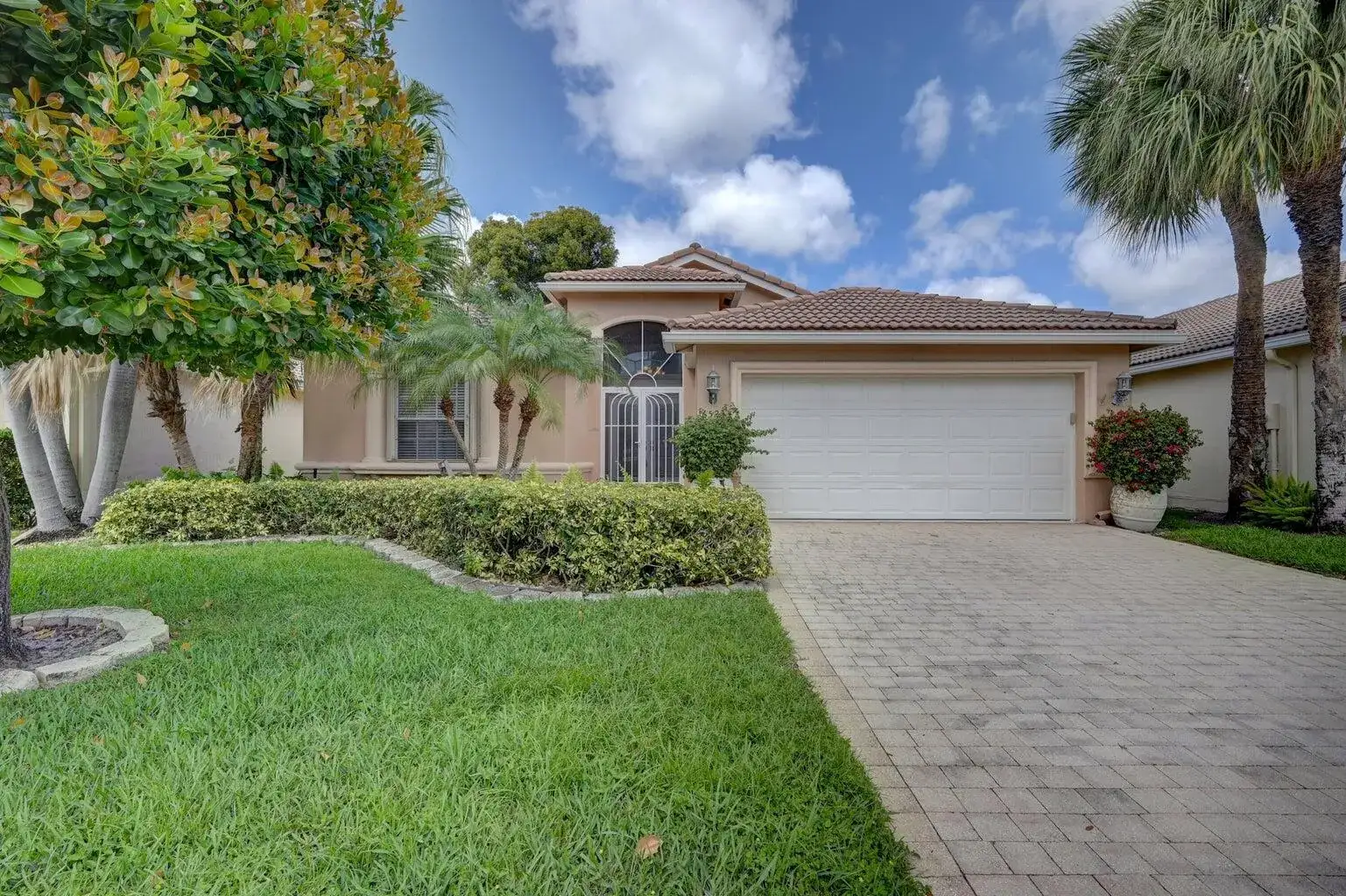 3 bedroom 2 bath Residential for sale at 6523 Via Trento, Delray Beach FL 33446