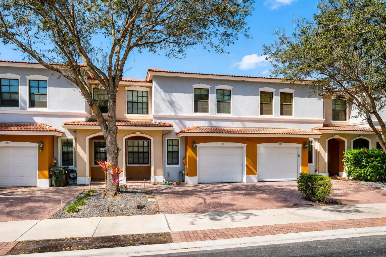 3 bedroom 2 bath Residential for sale at 238 E Chrystie Circle, Delray Beach FL 33484