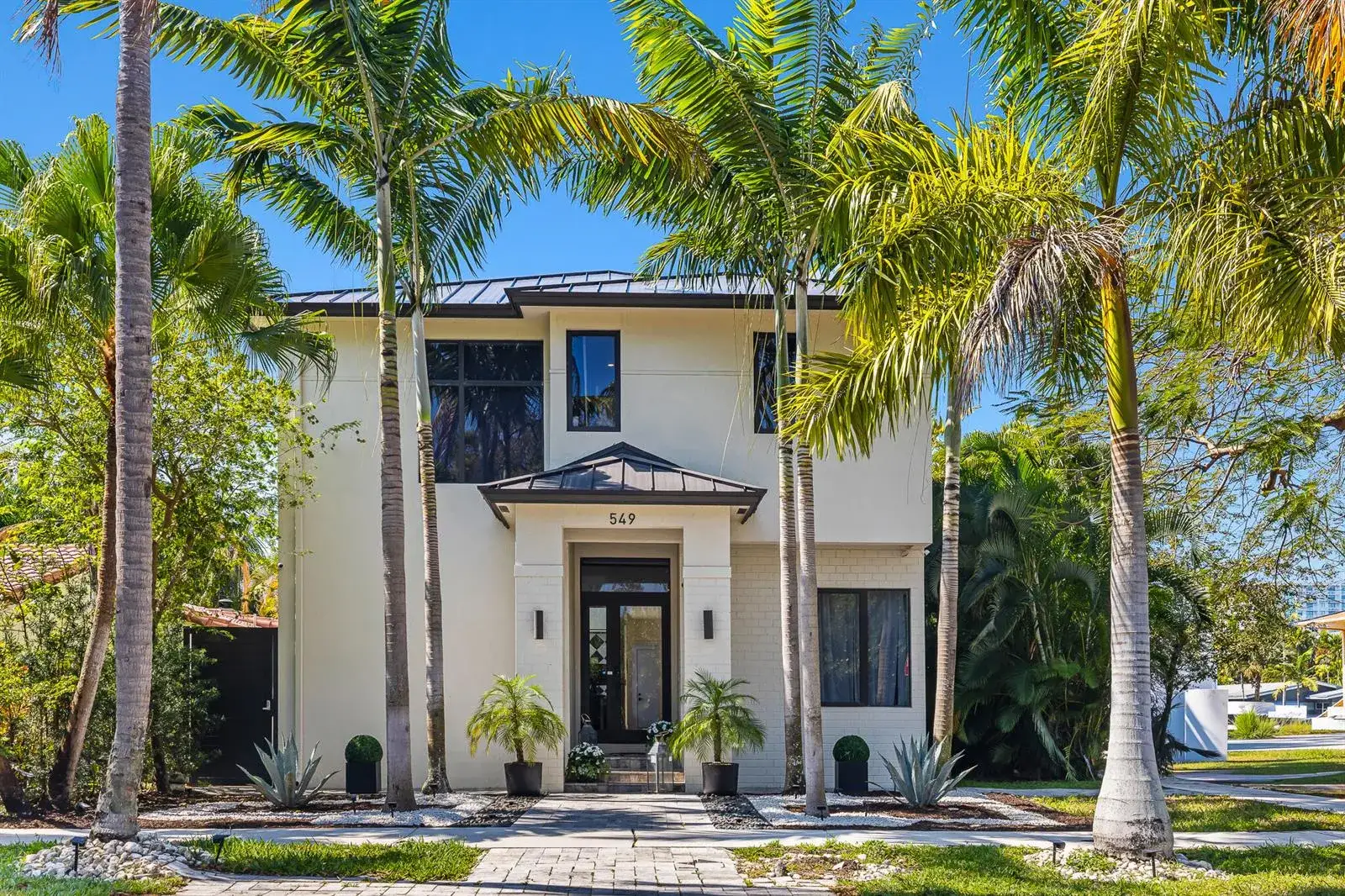 5 bedroom 5 bath Residential for sale at 549 NE 10th Avenue, Fort Lauderdale FL 33301