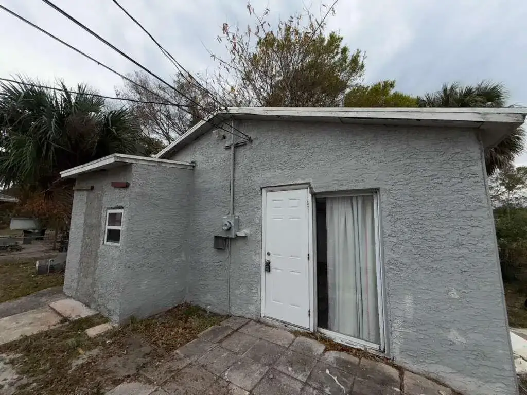 2 bedroom 2 bath Residential Lease for rent at 701 N 9th Street # B, Fort Pierce FL 34950