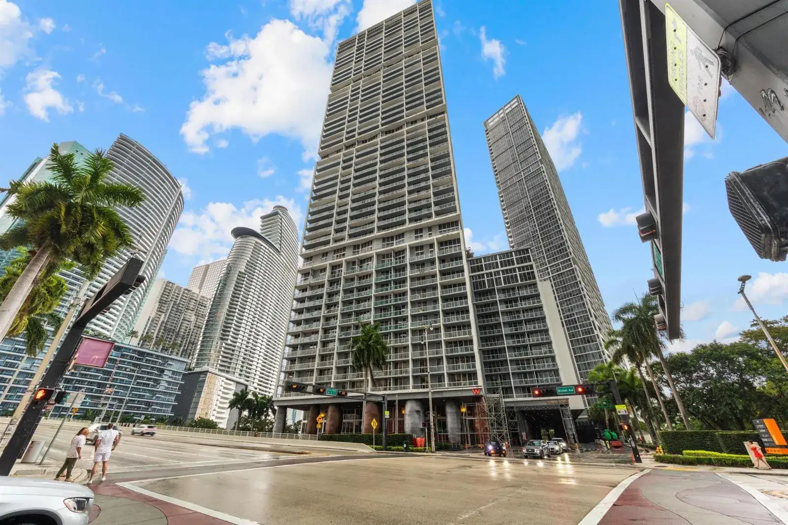 1 bedroom 1 bath Residential for sale at 485 Brickell Avenue # 2506, Miami FL 33131