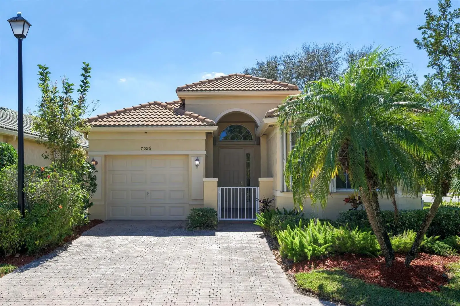 2 bedroom 2 bath Residential for sale at 7086 Del Corso Lane, Delray Beach FL 33446