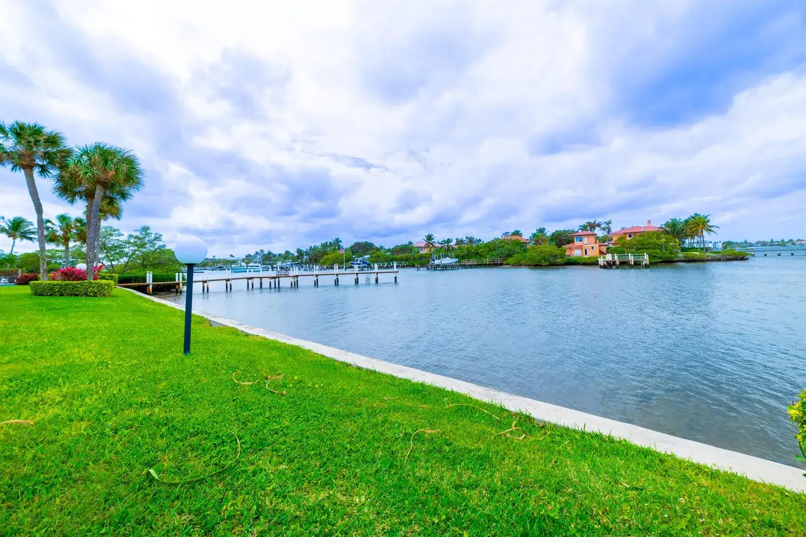 2 bedroom 2 bath Residential for sale at 3474 S Ocean Boulevard # 2, Palm Beach FL 33480