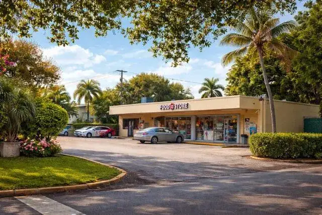 Commercial Sale for sale at 2131 NE 48th Street, Lighthouse Point FL 33064
