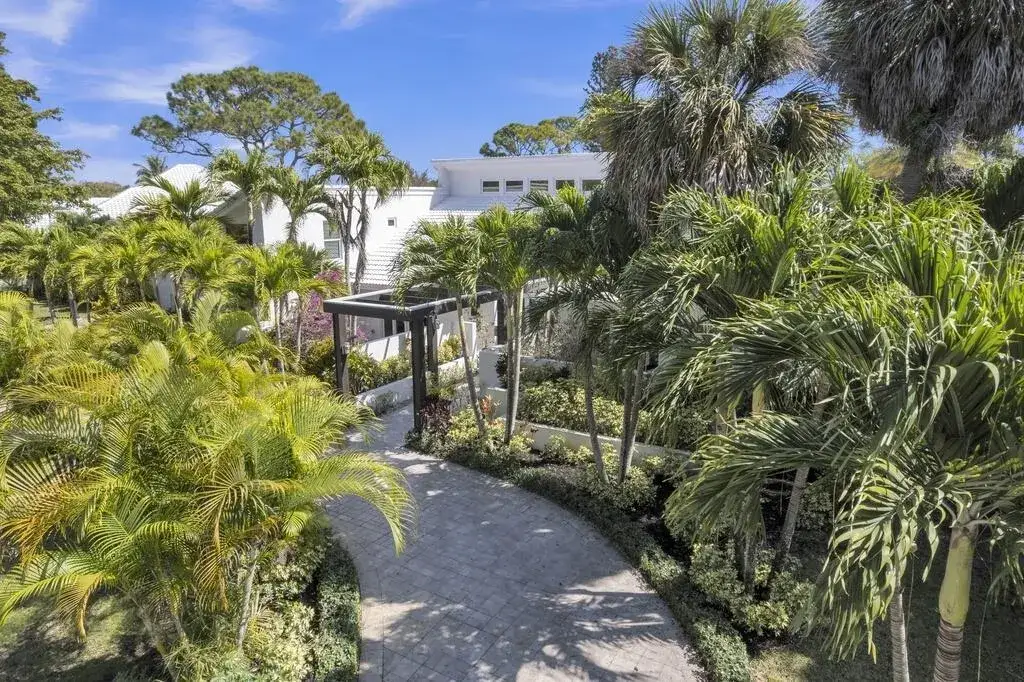 4 bedroom 4 bath Residential for sale at 355 Oakview Drive, Delray Beach FL 33445