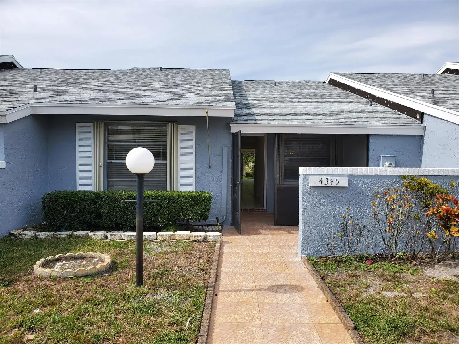 2 bedroom 2 bath Residential for sale at 4345 Lucerne Villas Lane, Lake Worth FL 33467