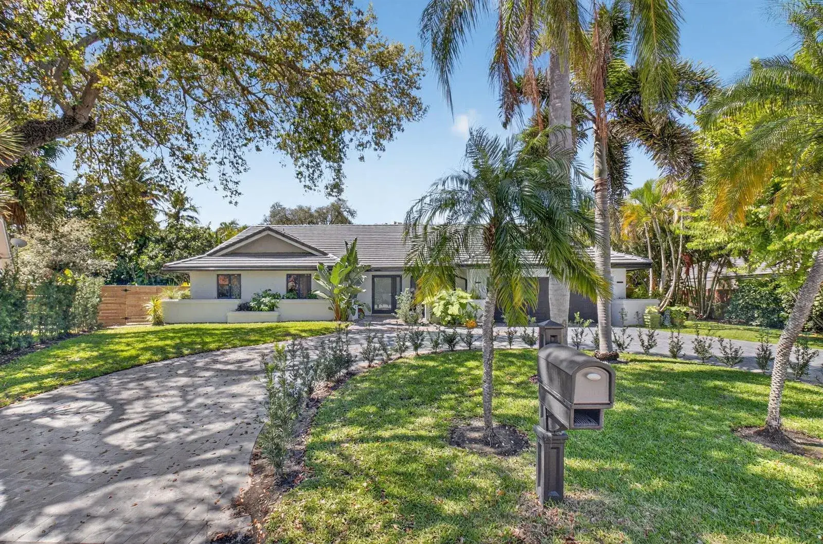 3 bedroom 3 bath Residential for sale at 2200 SW 36th Terrace, Delray Beach FL 33445