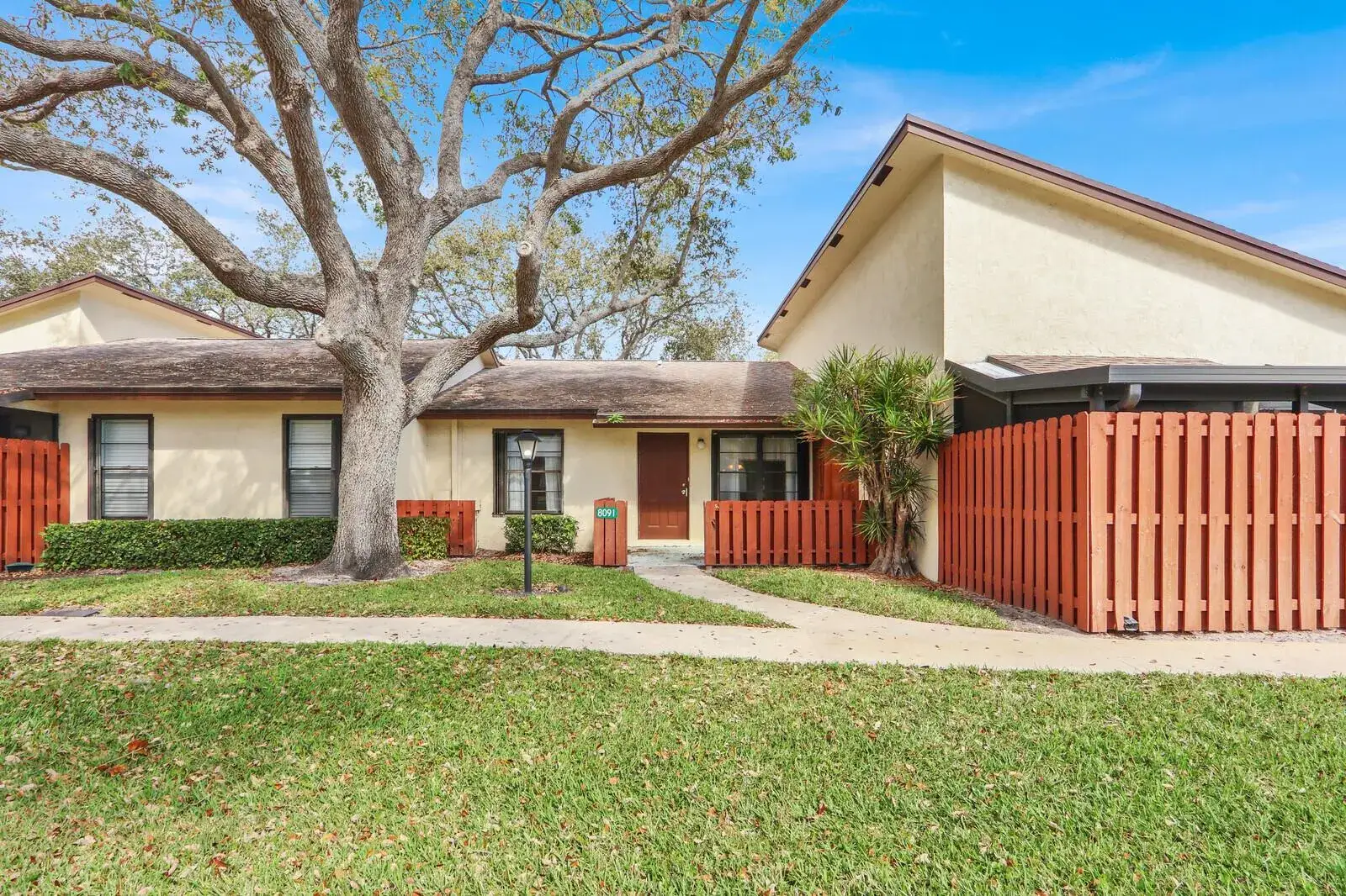 2 bedroom 2 bath Residential for sale at 8091 SE Villa Circle, Hobe Sound FL 33455