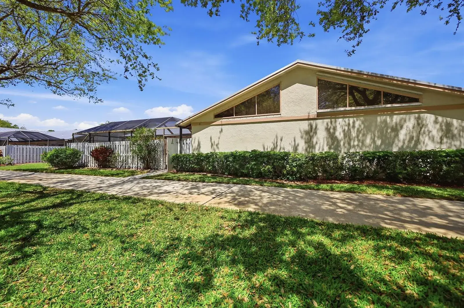 2 bedroom 2 bath Residential for sale at 8853 Andy Court # A, Boynton Beach FL 33436