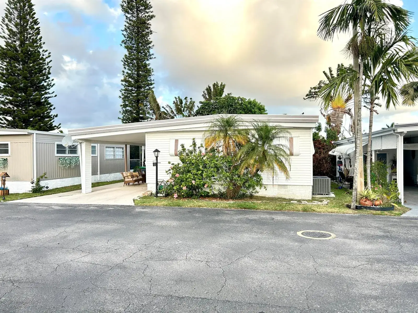 2 bedroom 1 bath Residential for sale at 1541 S 32nd Avenue, Hollywood FL 33021