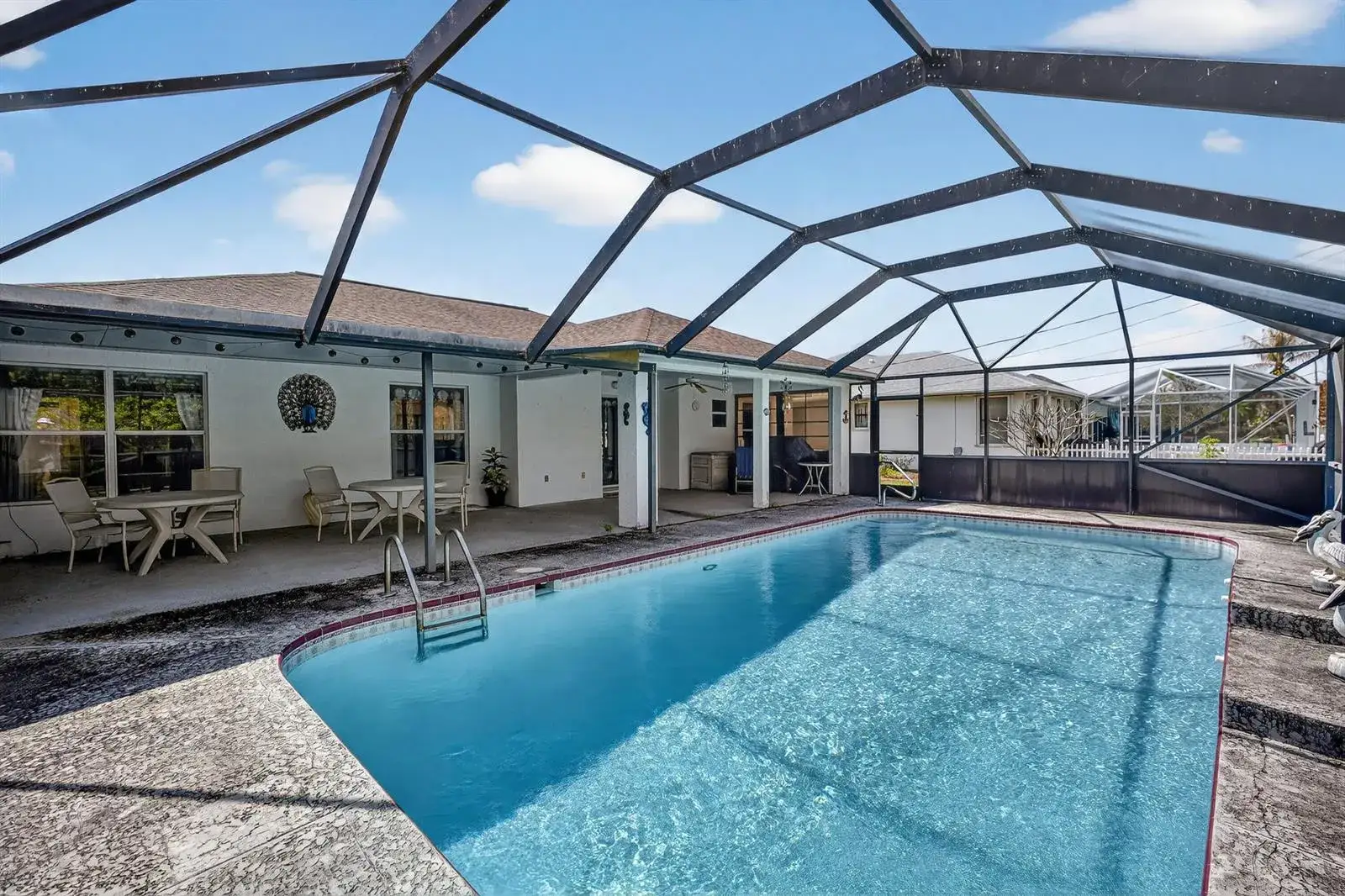 3 bedroom 2 bath Residential for sale at 459 SE Nome Drive, Port St. Lucie FL 34984
