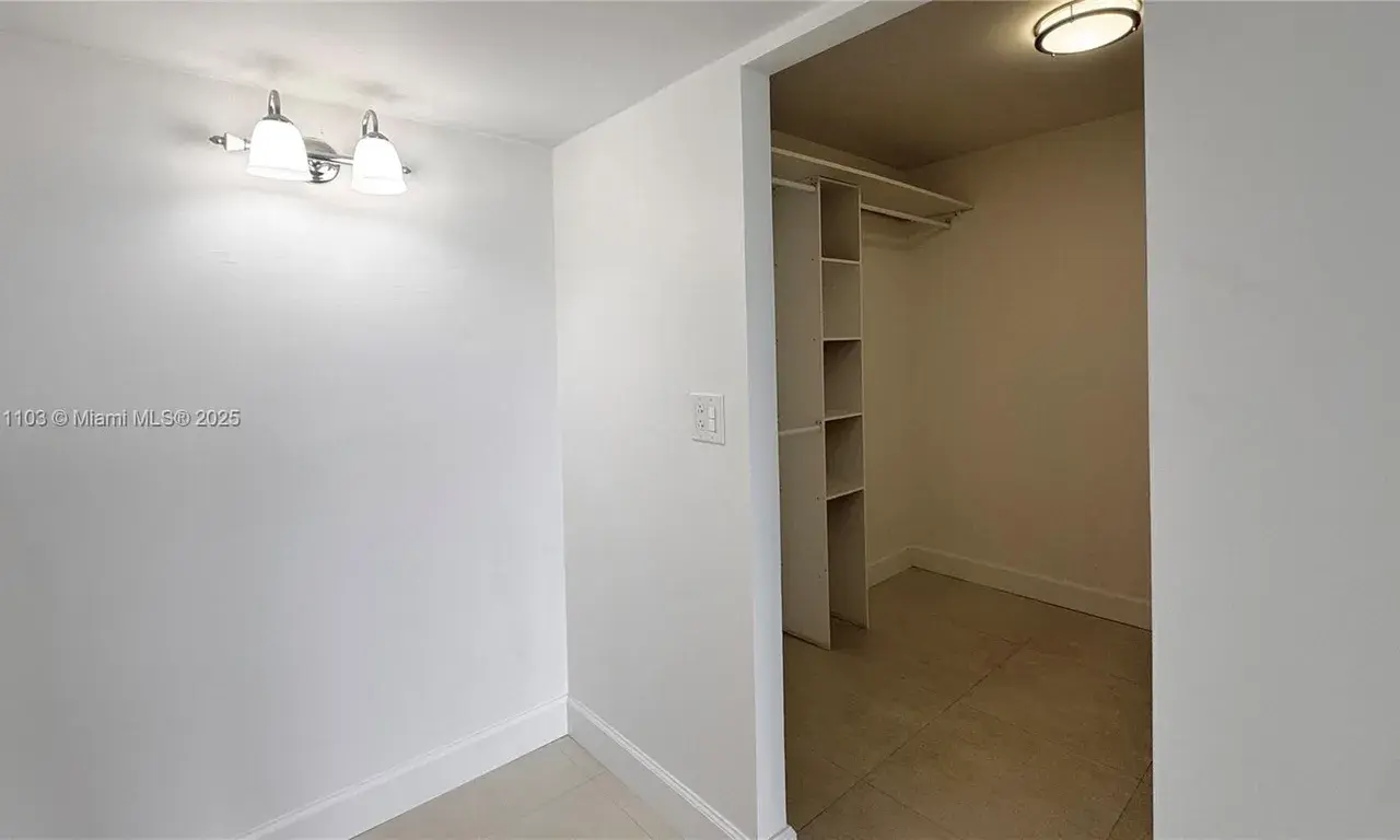 1000 Parkview Dr # 415, Hallandale Beach FL 33009
