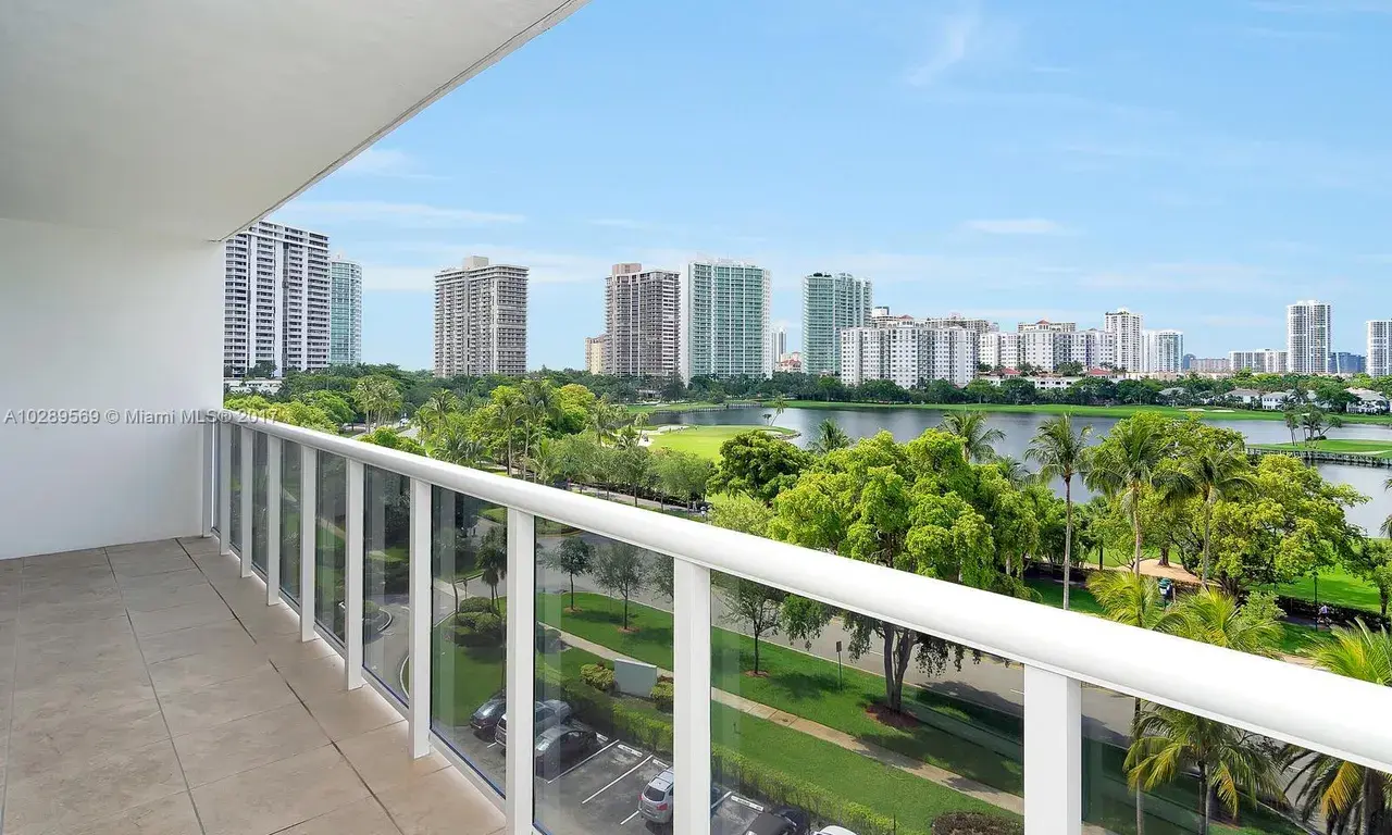 2 bedroom 2 bath Residential for sale at 3625 N Country Club Dr # 706, Aventura FL 33180