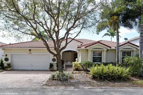 3272 SW 51st St, Hollywood FL 33312