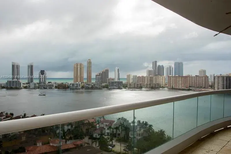 3 bedroom 3 bath Residential for sale at 6000 Island Blvd # 2002, Aventura FL 33160