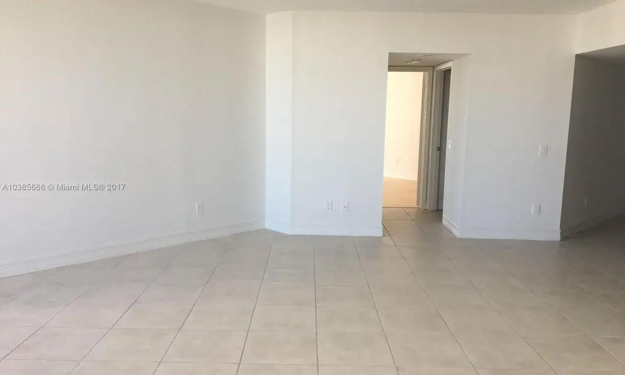 21055 Yacht Club Dr # 2203, Aventura FL 33180