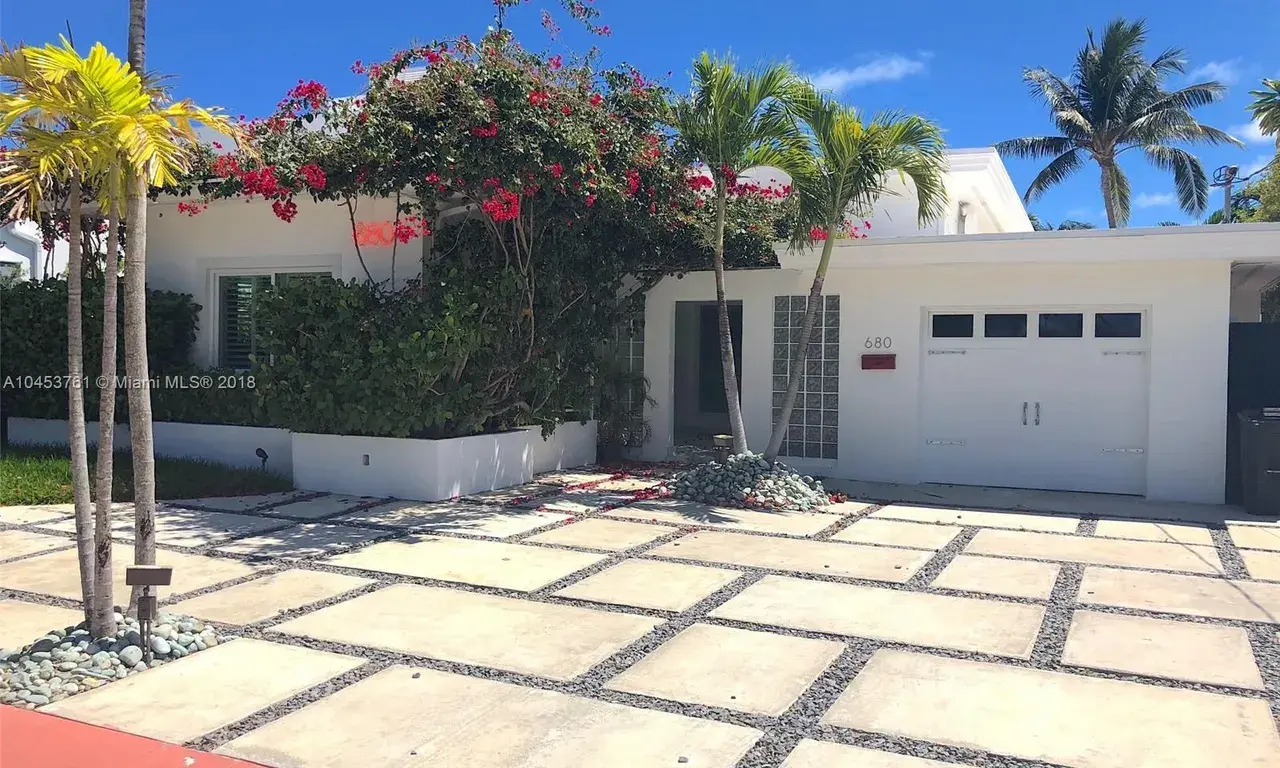 4 bedroom 3 bath Residential Lease for rent at 680 S Shore Dr, Miami Beach FL 33141