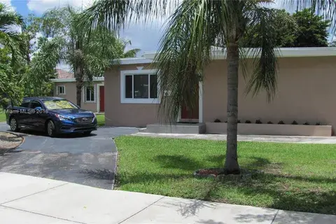 2251 SW 82nd Ave, Miami FL 33155