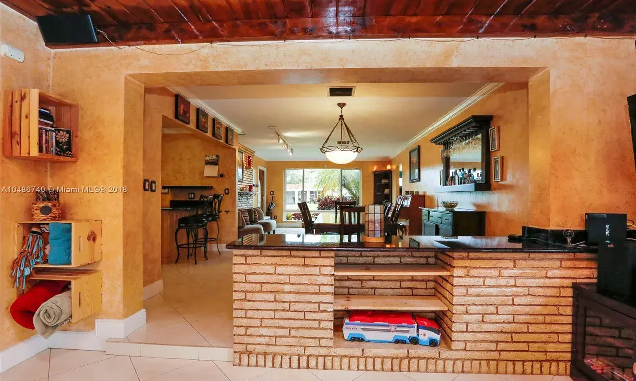 3254 Buchanan St, Hollywood FL 33021