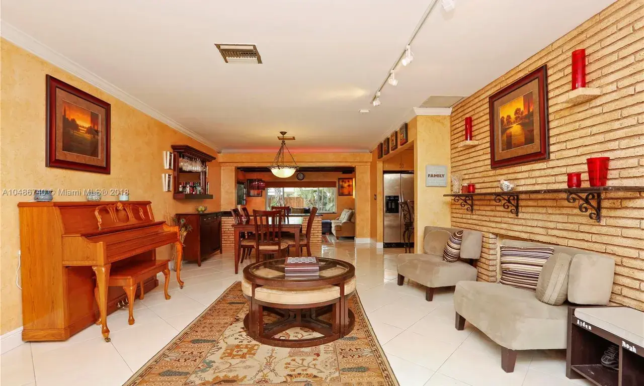 3254 Buchanan St, Hollywood FL 33021