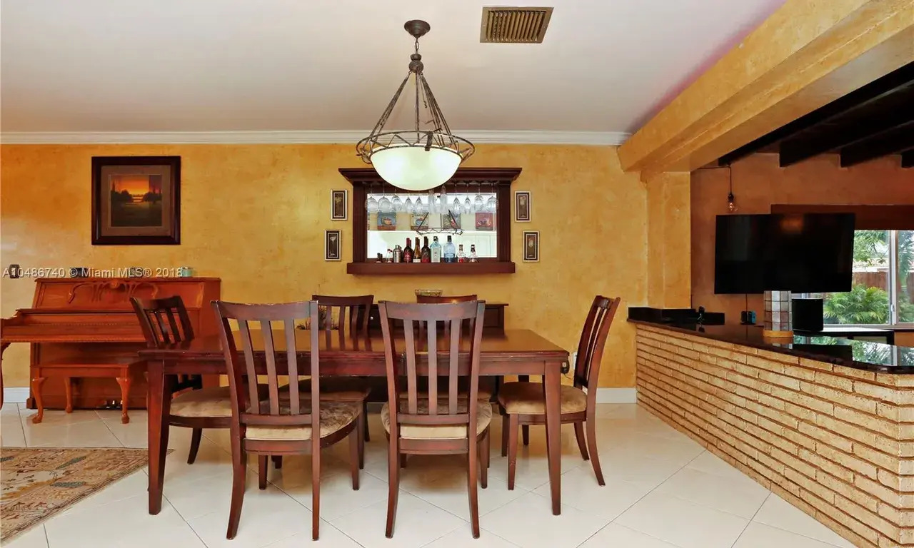 3254 Buchanan St, Hollywood FL 33021