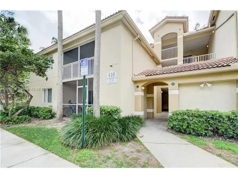 2 bedroom 2 bath Residential for sale at 410 S Park Rd # 302, Hollywood FL 33021