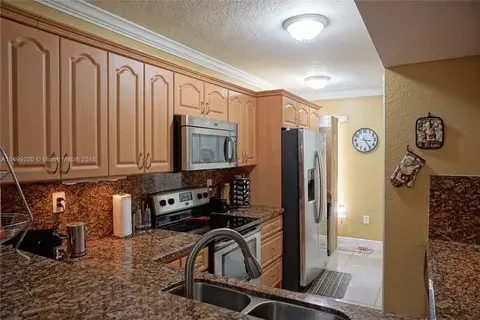 1195 NW 124th Ave # 2202, Miami FL 33182
