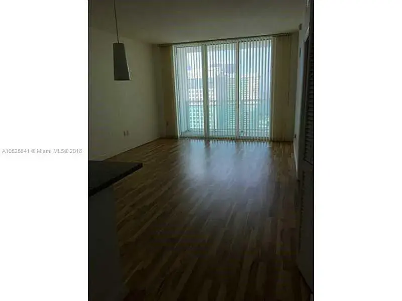 1 bedroom 1 bath Residential for sale at 950 Brickell Bay Dr # 3403, Miami FL 33131