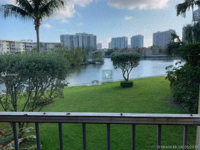 2 bedroom 2 bath Residential for sale at 3030 Marcos Dr # T205, Aventura FL 33160