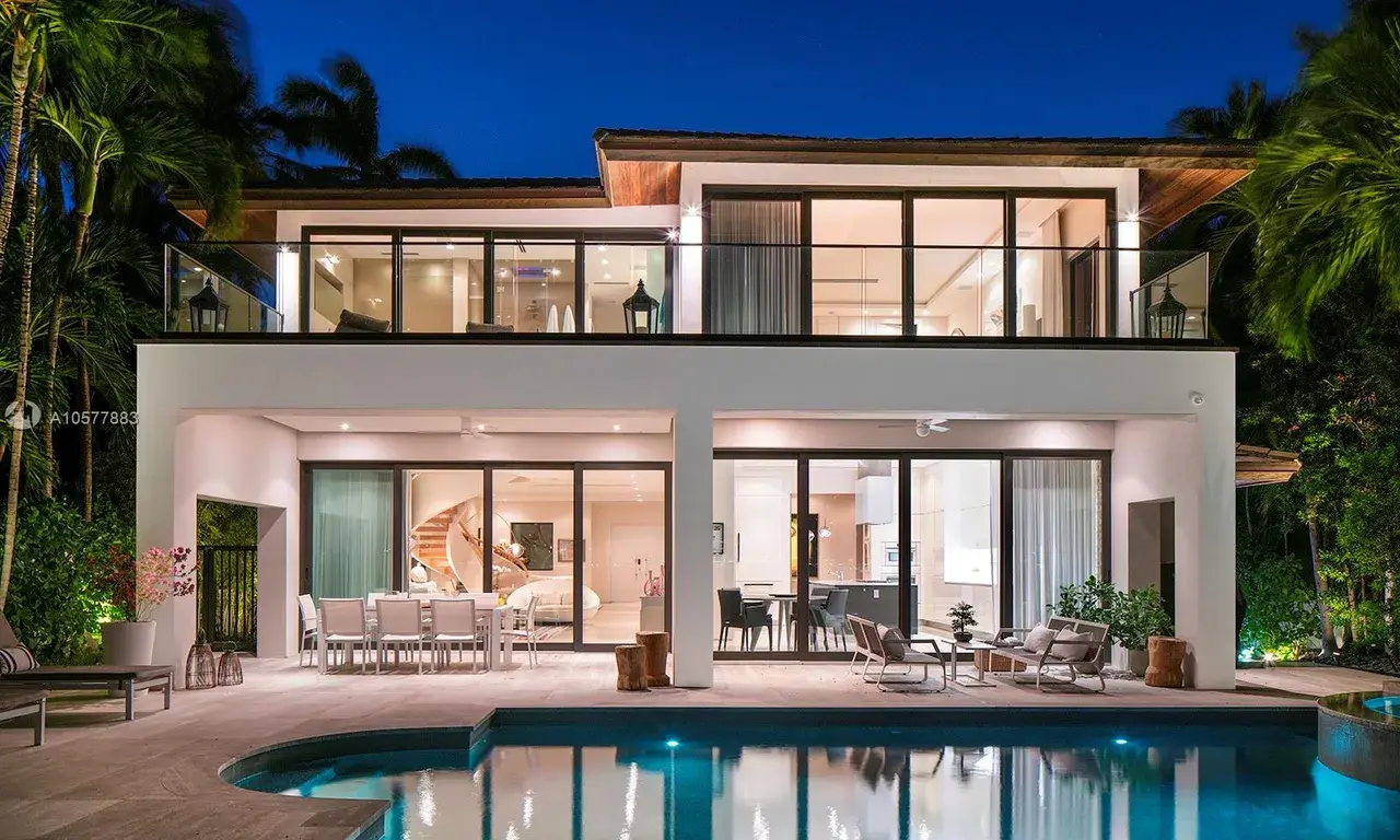 7 bedroom 7 bath for rent at 401 E Rivo Alto Dr, Miami Beach FL 33139