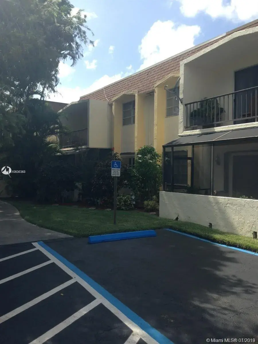 2 bedroom 1 bath Residential for sale at 7823 Miller Dr # C206, Miami FL 33155