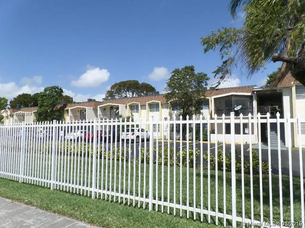 7823 Miller Dr # C206, Miami FL 33155